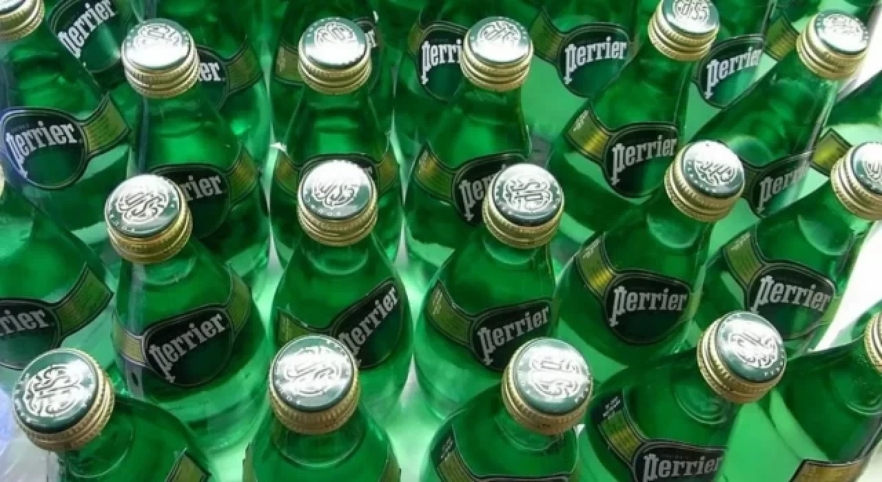 Türkiye'de de satışı yapılan Perrier maden suyunda dışkı tespit edildi