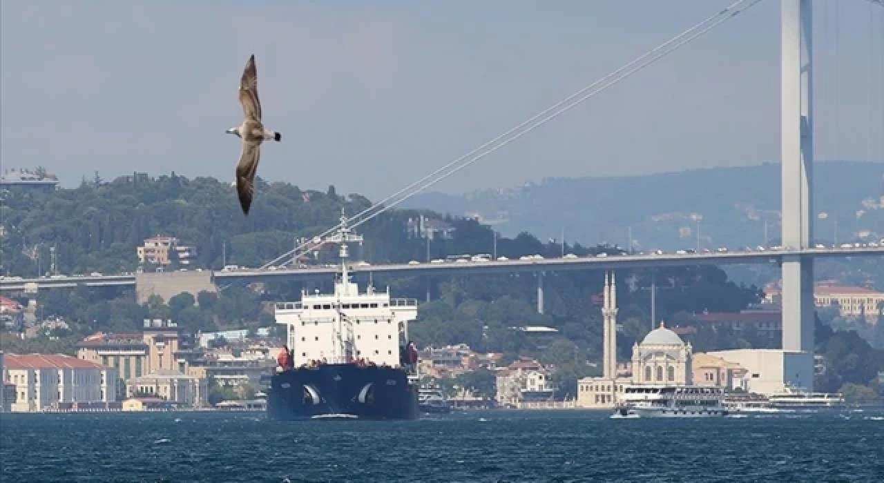 Bakan Uraloğlu "1 Temmuz'dan itibaren geçerli" diyerek açıkladı: Boğazlardaki gemi geçiş ücretine zam