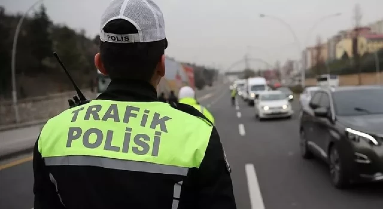 Bayram dönüşü trafiği yoğunlaşıyor: Bakan Yerlikaya uyardı