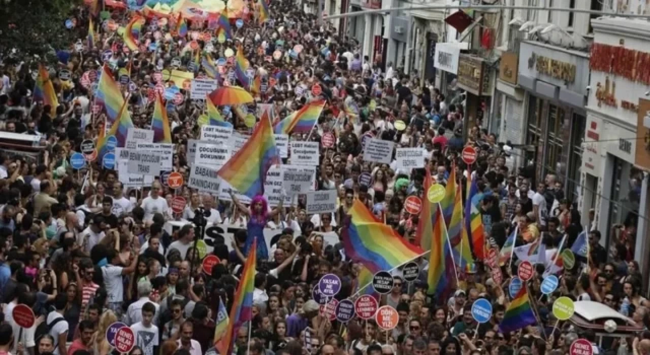 Beyoğlu’nda yapılacak "LGBTİ yürüyüşü" nedeniyle bazı yollar trafiğe kapatıldı