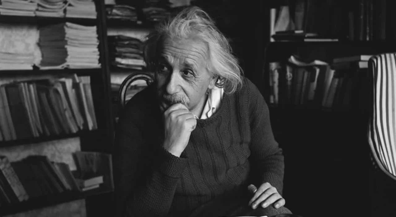 Einstein’ın dönemin ABD Başkanı Roosevelt’e gönderdiği, atom bombası konusunda uyardığı mektup 4 milyon dolara satılacak