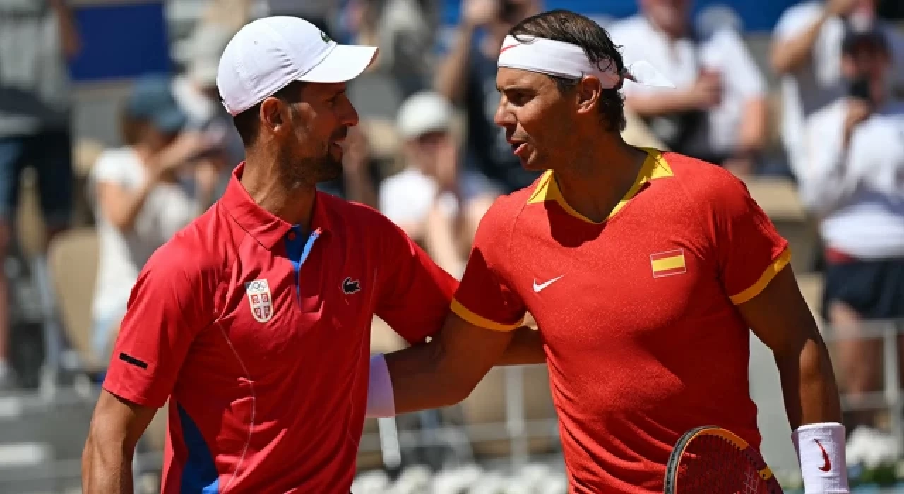 Djokovic, Nadal'ı set vermeden geçti