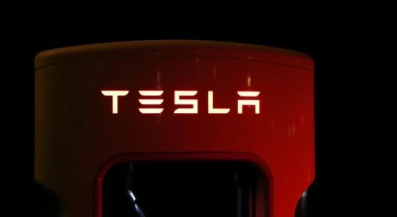 Elon Musk duyurdu: Tesla bazı üretim hatlarını durdurdu