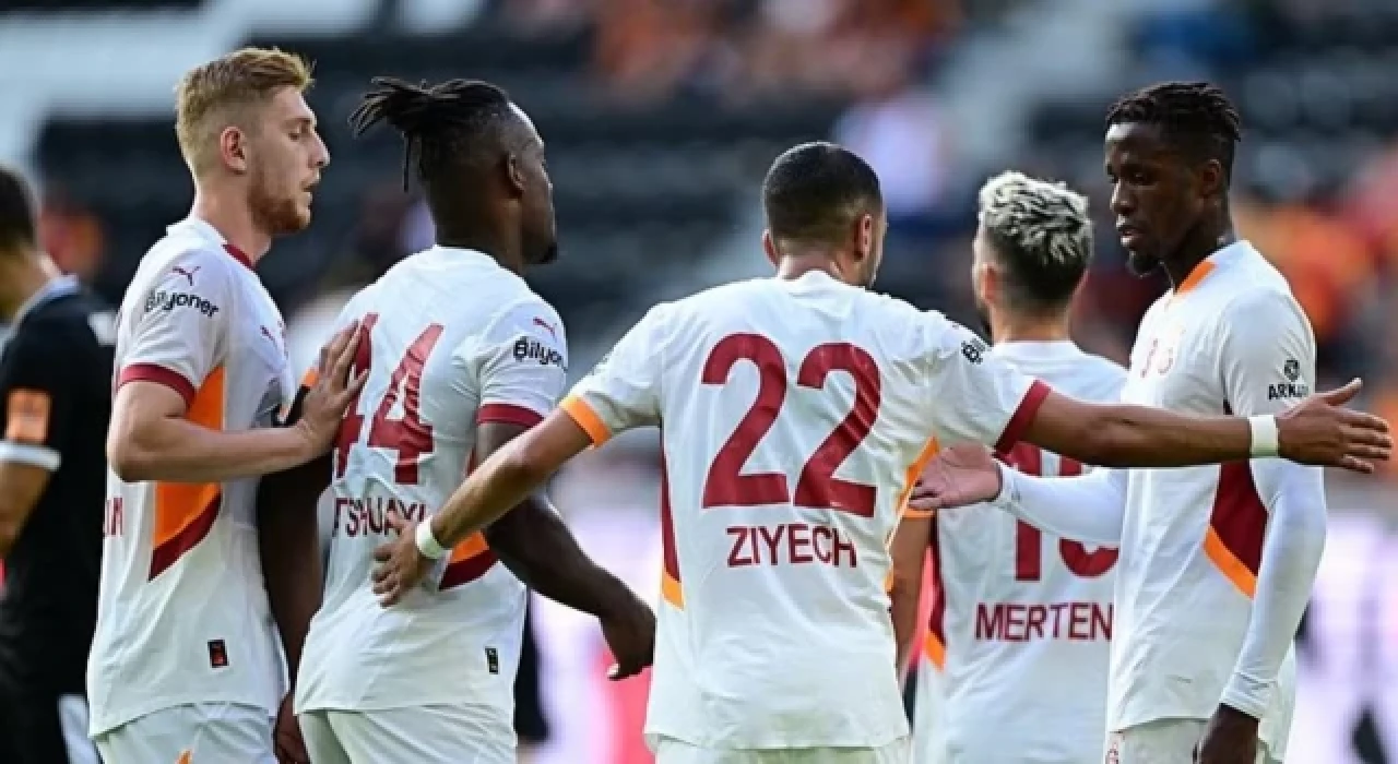 Galatasaray hazırlık maçında Trencin'i 4-1 mağlup etti