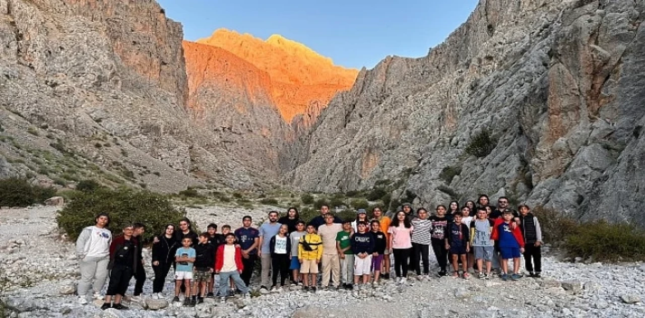 Nevşehir Belediyesi tarafından düzenlenen &apos;Doğa Kampı’ çocuklar ve gençler tarafından büyük ilgi gördü