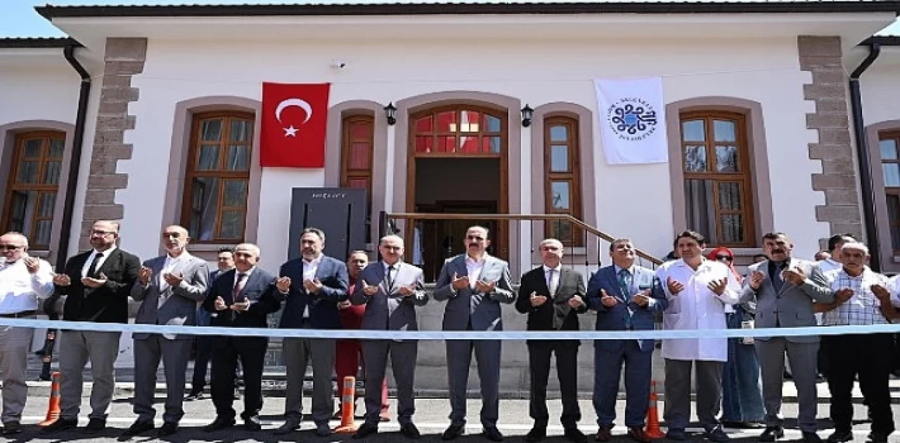 Selçuklu Belediyesi’nden Tarihe Bir Vefa Örneği Daha: Tarihi Hemşirelik Binası ’Ayakta Fizik Tedavi ve Geleneksel Tamamlayıcı Tıp Merkezi’ Olarak Hizmete Açıldı