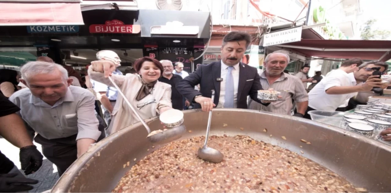 Aşure şenliğinde binlerce konuk ağırlandı