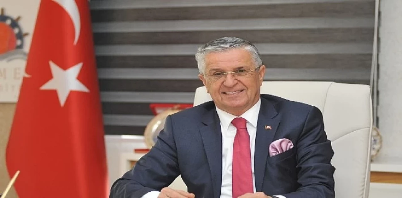 Başkan Topaloğlu:  “Öğrencilerimizi ücretsiz taşımaya devam ediyoruz.”