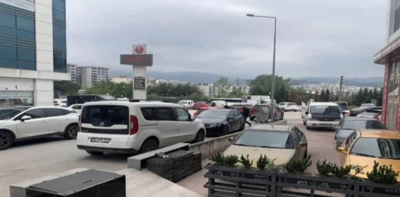 Bursa’da park halindeki araçlar ambulans ve itfaiyelere engel oluyor