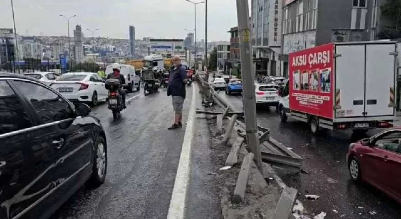 E-5'te hafriyat kamyonu devrildi: Trafik felç oldu, ulaşım durdu