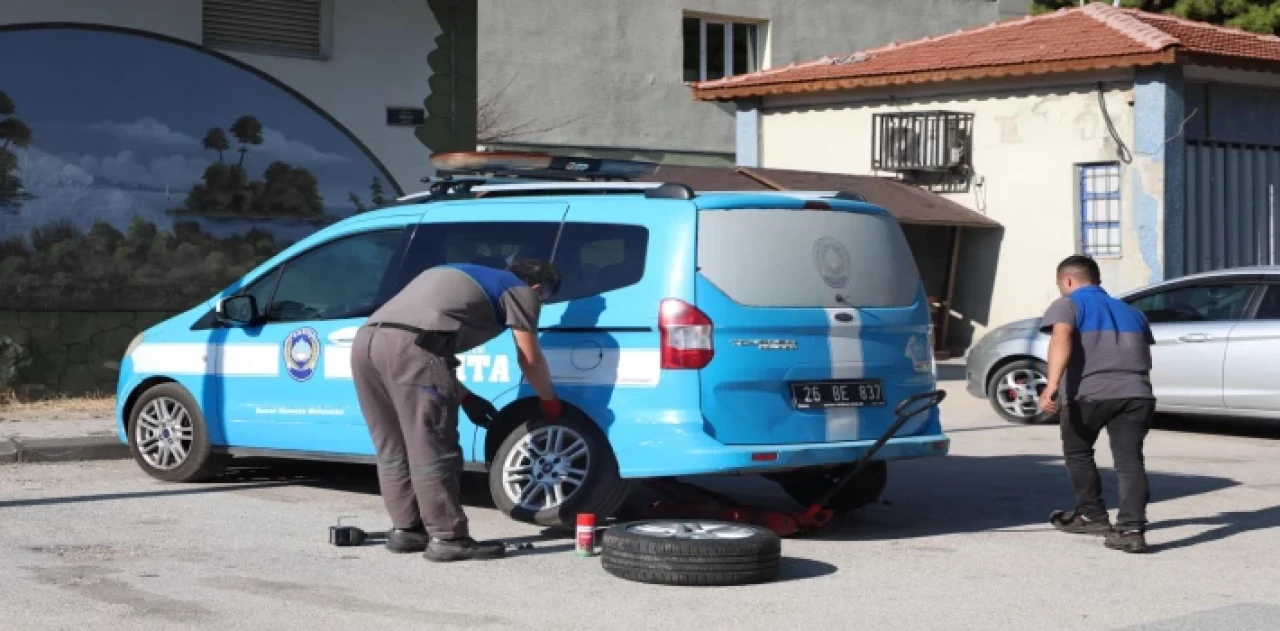 Eskişehir’de zabıta araçlarına bıçaklı saldırı!