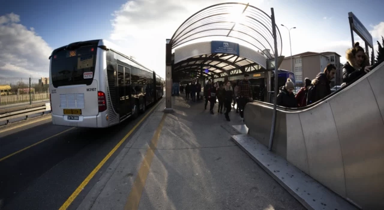 Metrobüs kullananlar dikkat: Bu duraklar kapanıyor