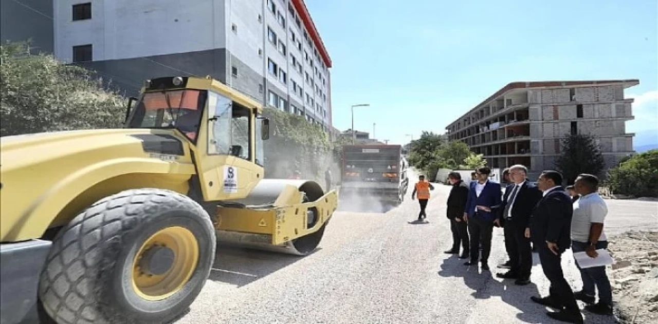 Fatih Mahallesinde Yeni Yollara Sathi Kaplama Yapılıyor