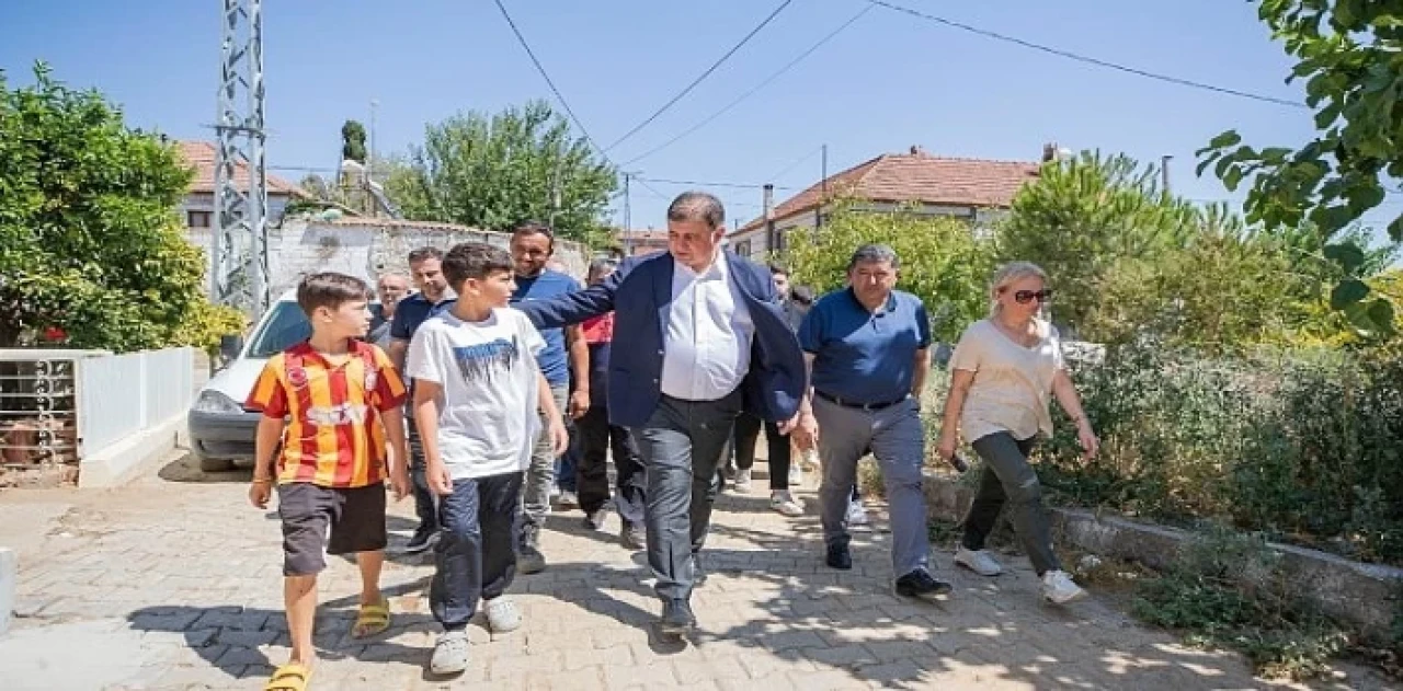 İzmir  Büyükşehir’den yangın mağduru öğrencilere kırtasiye desteği