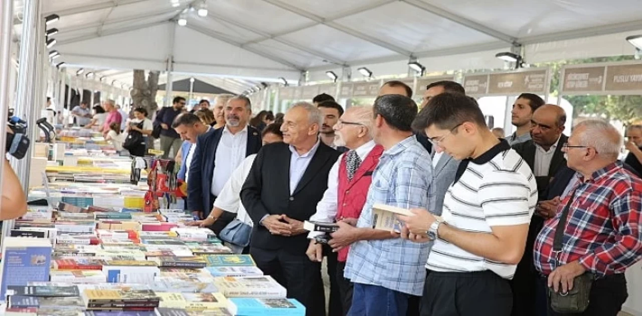 Küçükçekmece Belediyesi’nin düzenlediği ikinci Kitap Günleri başladı.