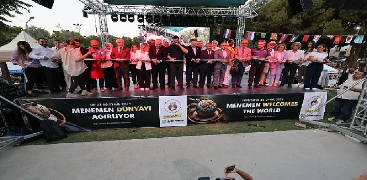 Menemen’in Uluslararası Festivaline Görkemli Açılış