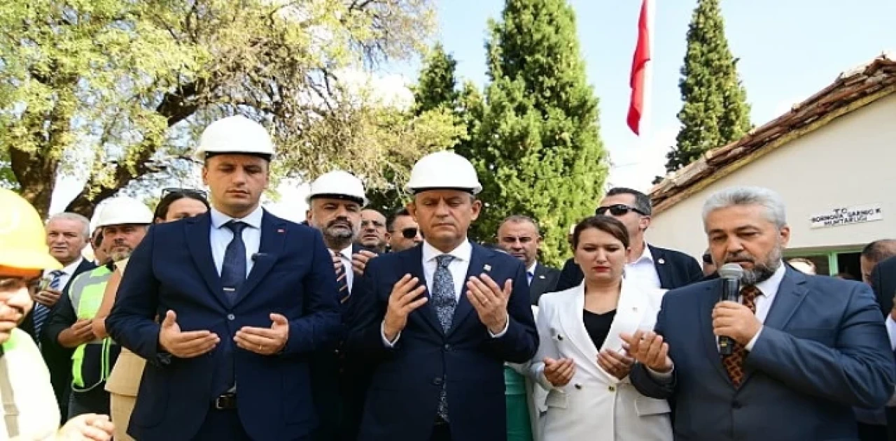 Özgür Özel’in Bornova mesaisi Cami açılışıyla başladı