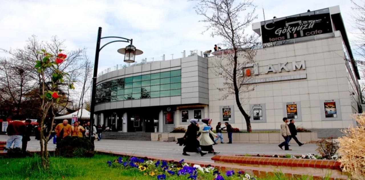 Sakarya’nın hafızası AKM eski günlerine dönüyor