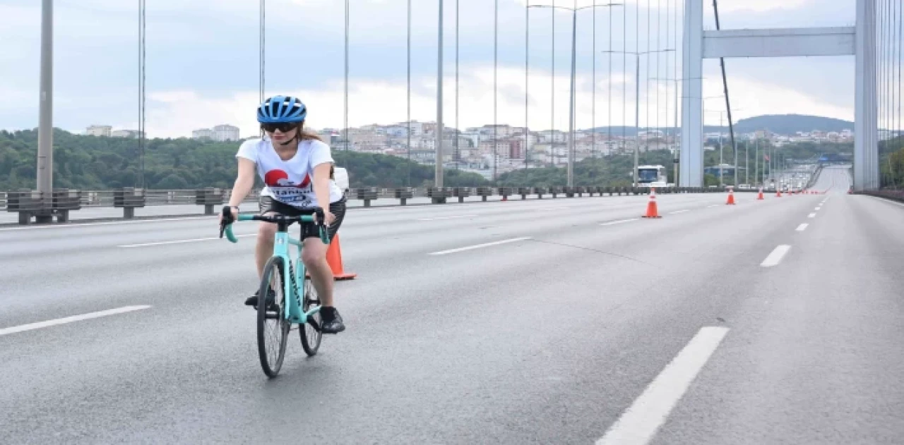 Ünlü oyuncu Avrupa’dan Asya’ya pedal çevirerek geçti