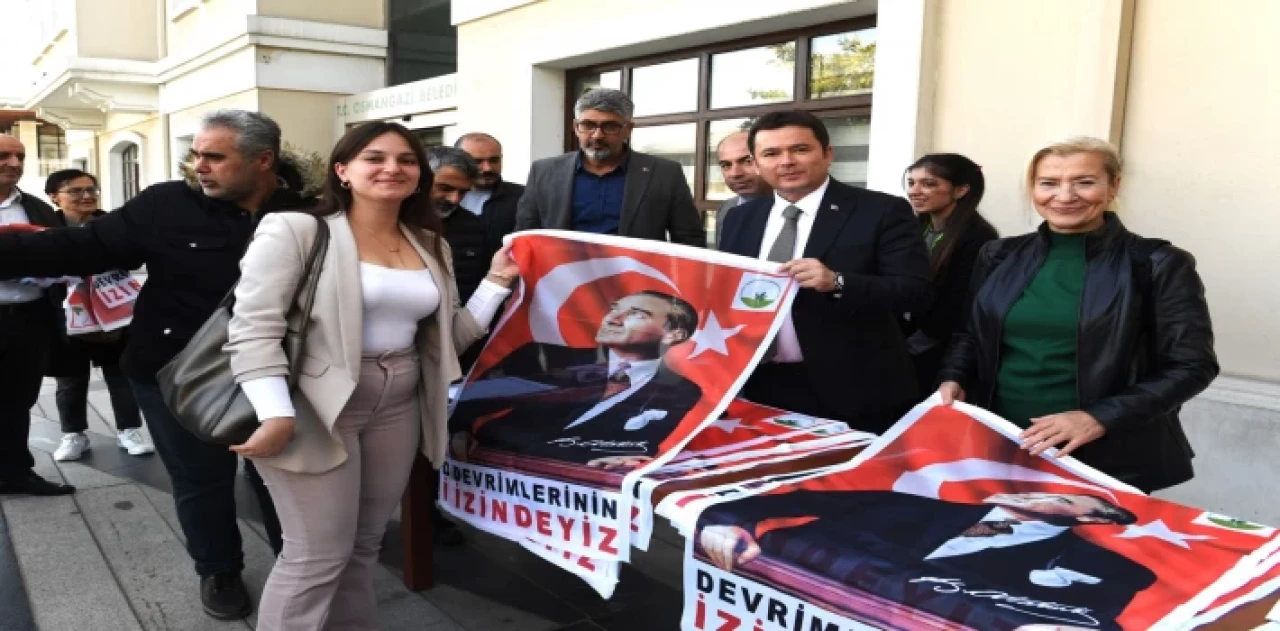 Bursa Osmangazi’de 10 bin Ata Posteri dağıtılıyor