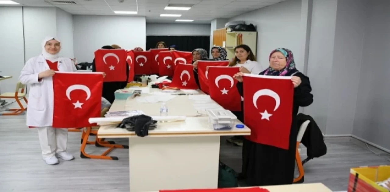 Çayırovalı kursiyerler bayrakları Cumhuriyet’e hazır edecek