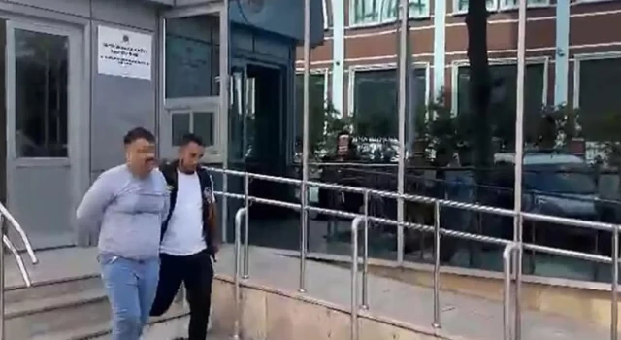 Esenyurt'ta çıplak dolaşmıştı: 2 ayrı suçtan 3 adet kaydı olduğu öğrenilen şahıs serbest bırakıldı