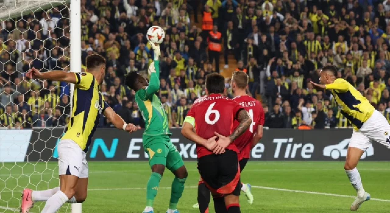 Fenerbahçe, Manchester United ile 1-1 berabere kaldı ve puanını 5'e yükseltti