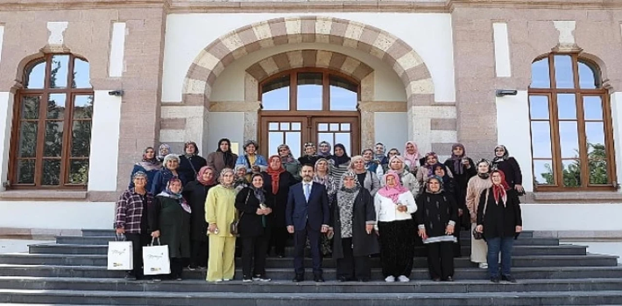 Konya Büyükşehir “Dünya Kadın Çiftçiler Günü”nde Kadın Çiftçileri Buluşturdu