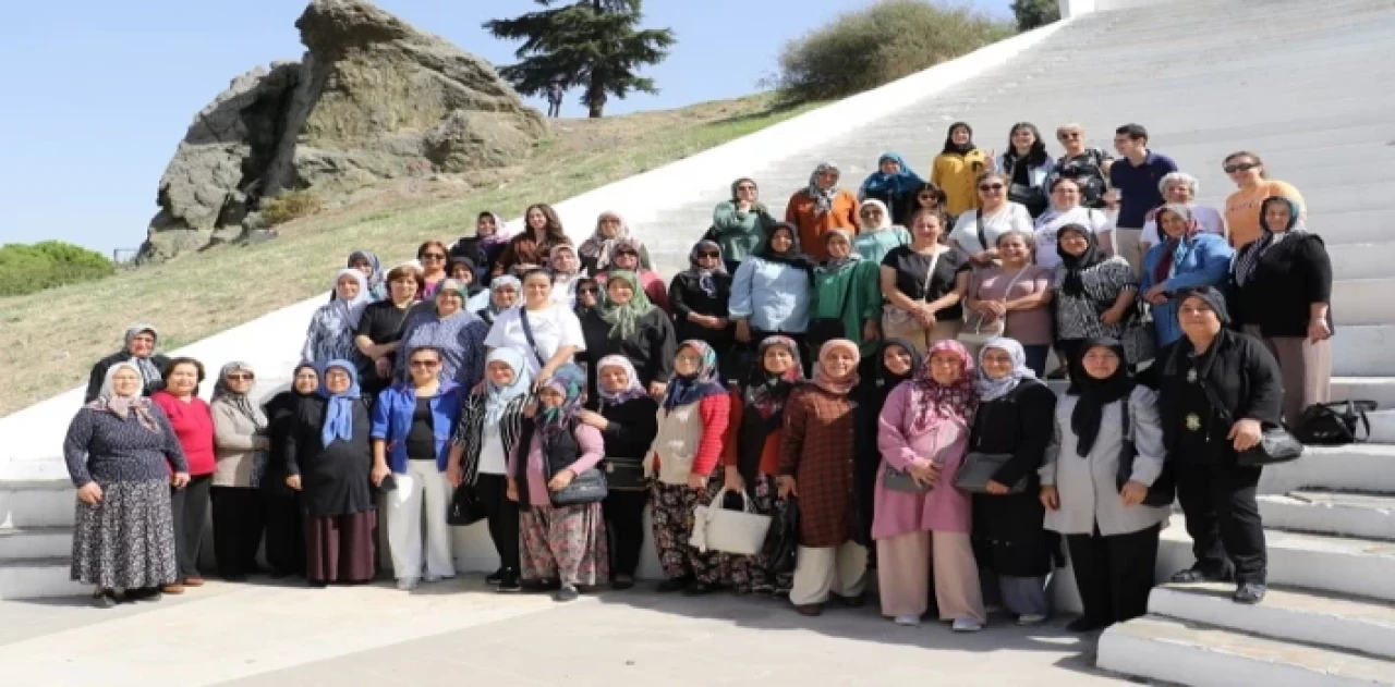 Manisa Ahmetlili kadınlarından şehrin tarihi mekanlarına ziyaret