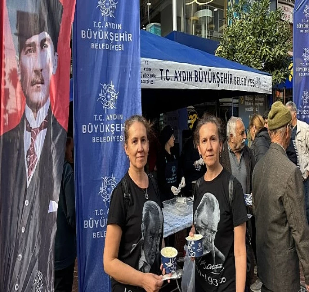 Aydın Büyükşehir Belediyesi Ulu Önder Gazi Mustafa Kemal Atatürk İçin 17 İlçede Hayır Gerçekleştirdi