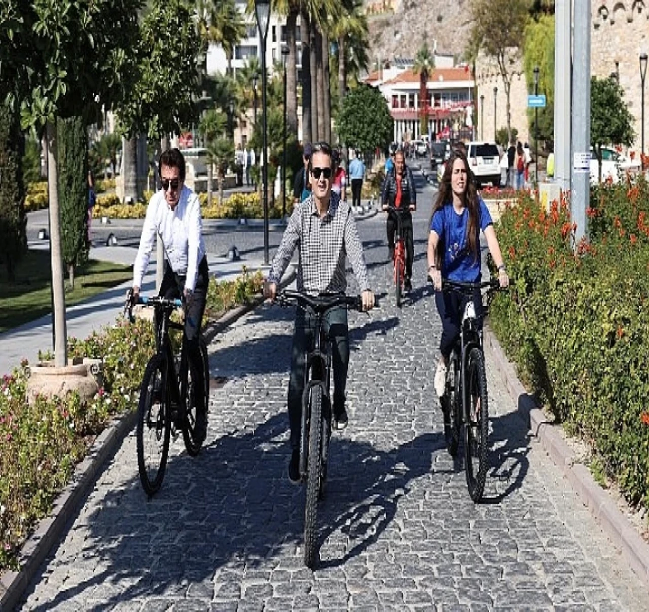 Bisiklet tutkunları Çeşme’de pedal çevirecek