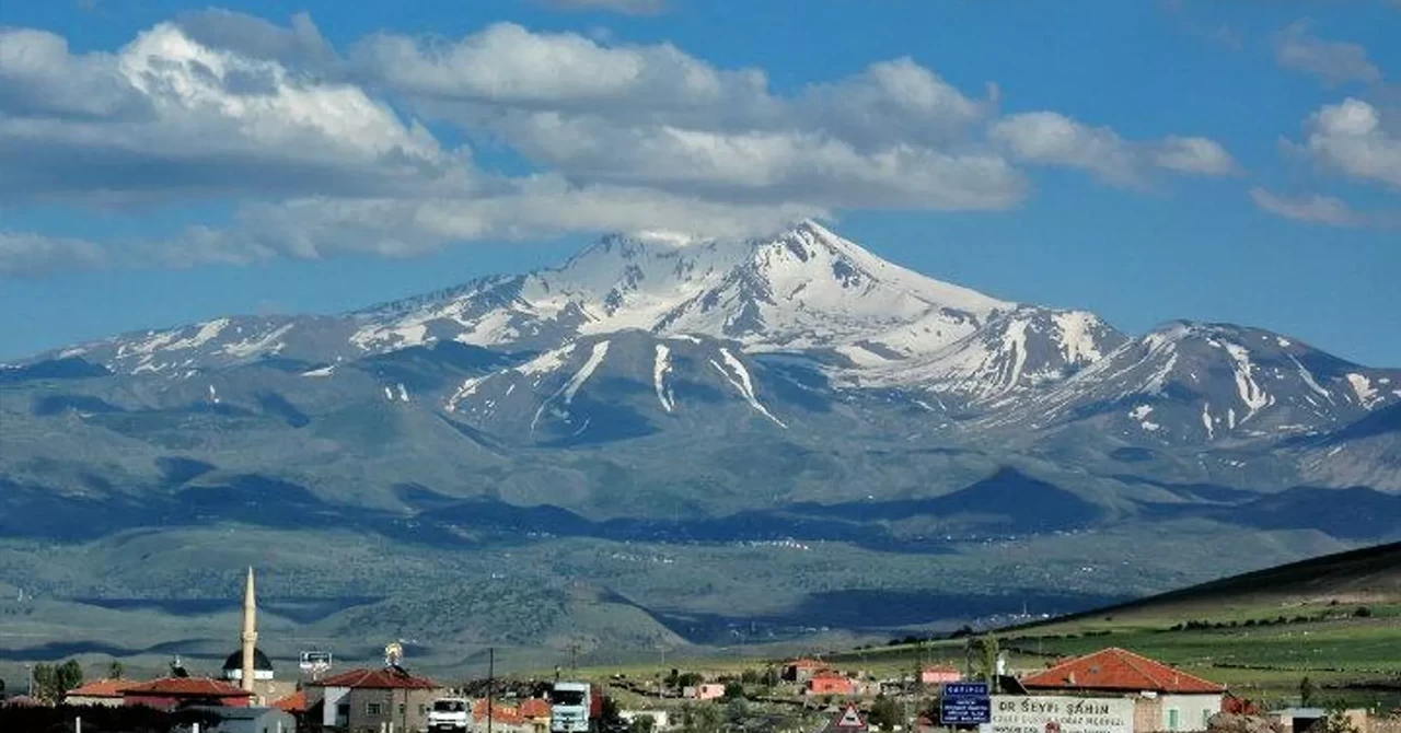 Erciyes Dağı'nda mahsur kalan dağcı kurtarıldı