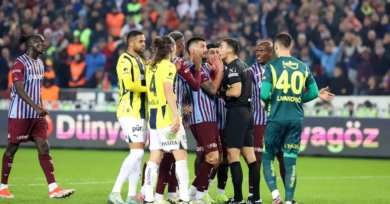 Fenerbahçe, Trabzonspor’u 90+12’de gelen golle 3-2 yendi