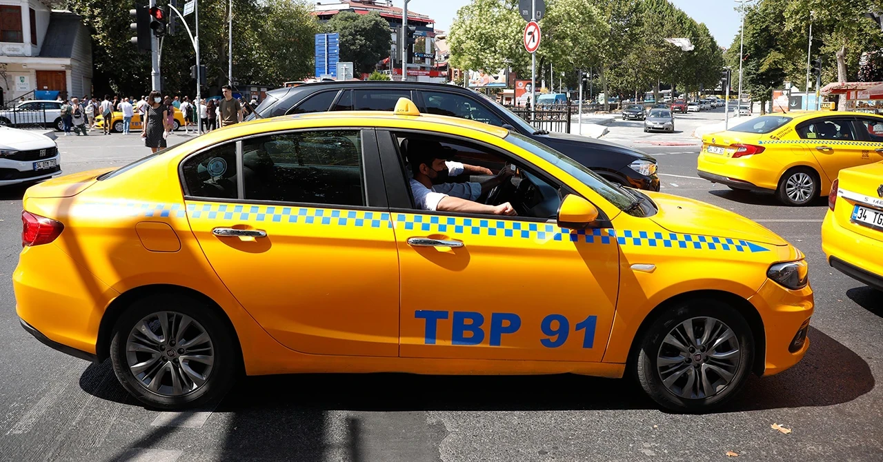 İstanbul’da, taksilerin rengi değişiyor! Yeni renge halk karar verecek