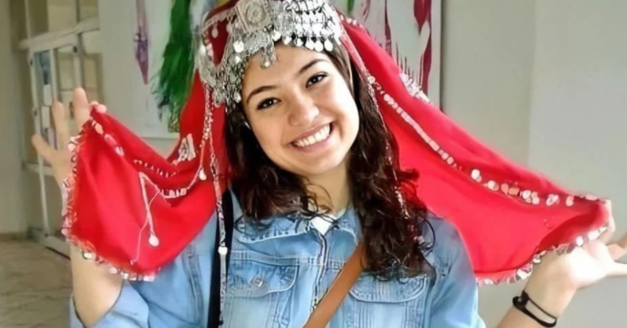 PKK'nın şehit ettiği Aybüke öğretmen,24 Kasım Öğretmenler Günü’nde kabri başında anıldı