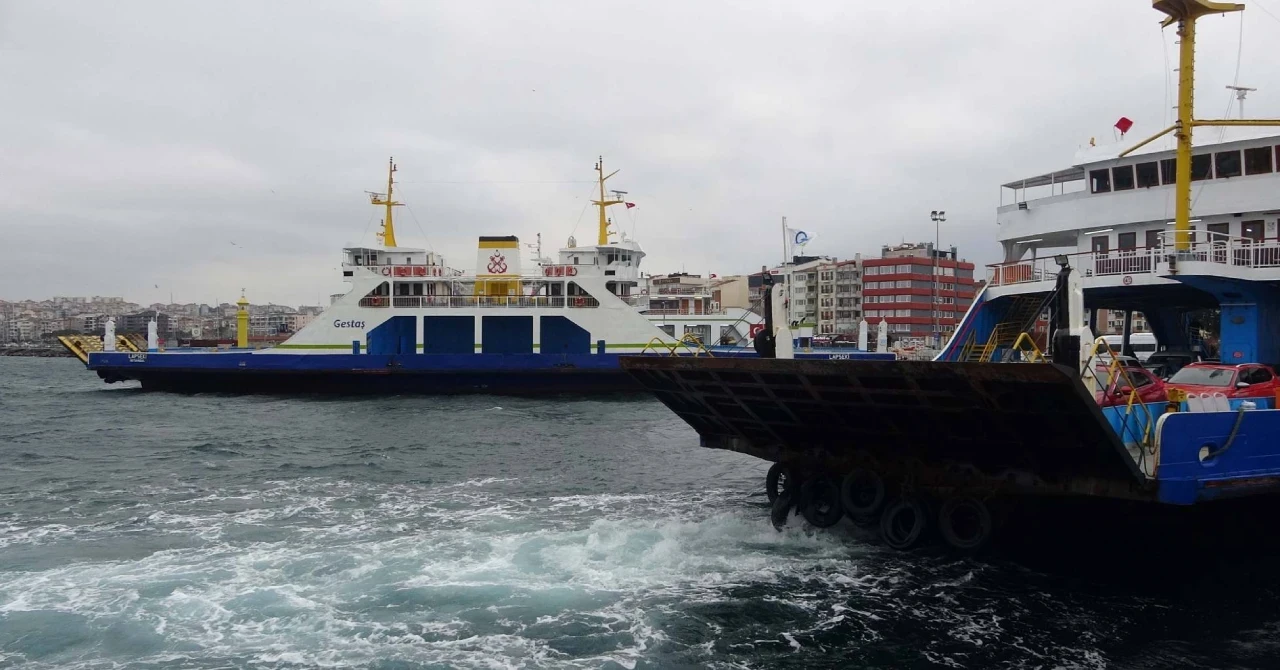 Yarınki Gökçeada ve Bozcaada feribot seferlerinden bazıları iptal