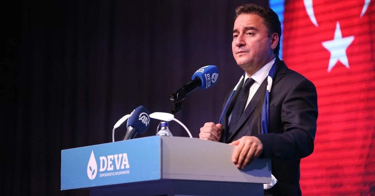 Ali Babacan: "Suriye halkının sevinci kursağında kalmamalı, yeni felaketlere izin verilmemeli"