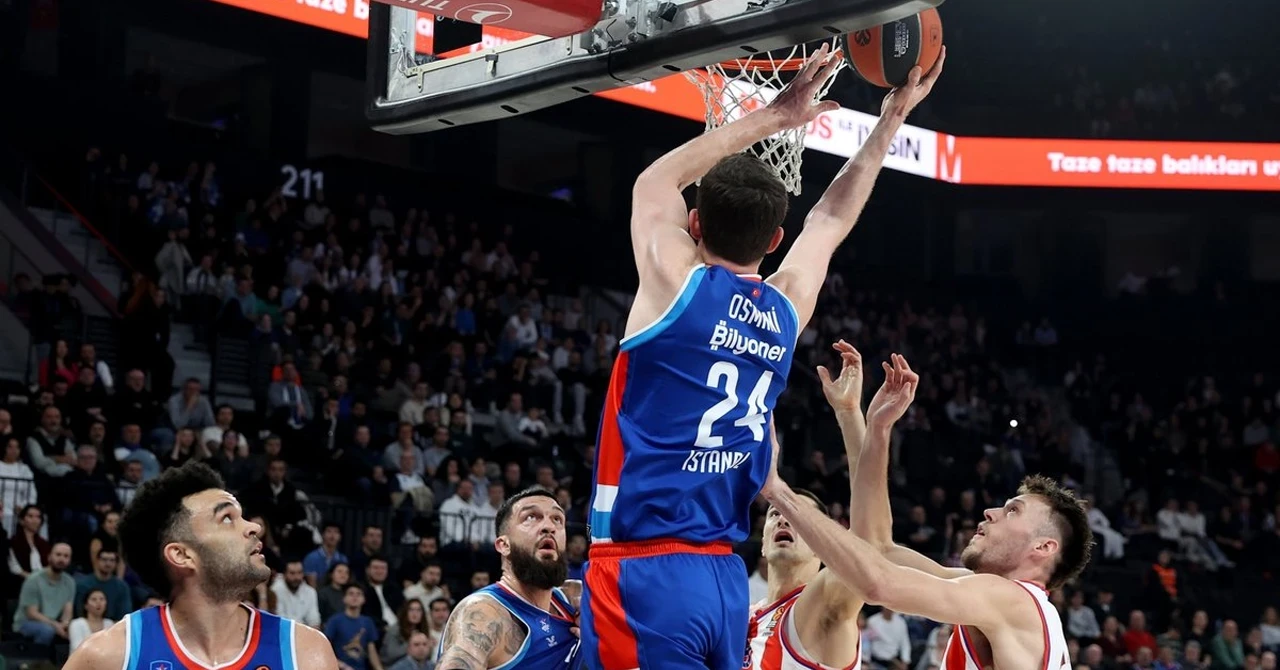 Anadolu Efes, Kızılyıldız'ı 89-67 mağlup etti