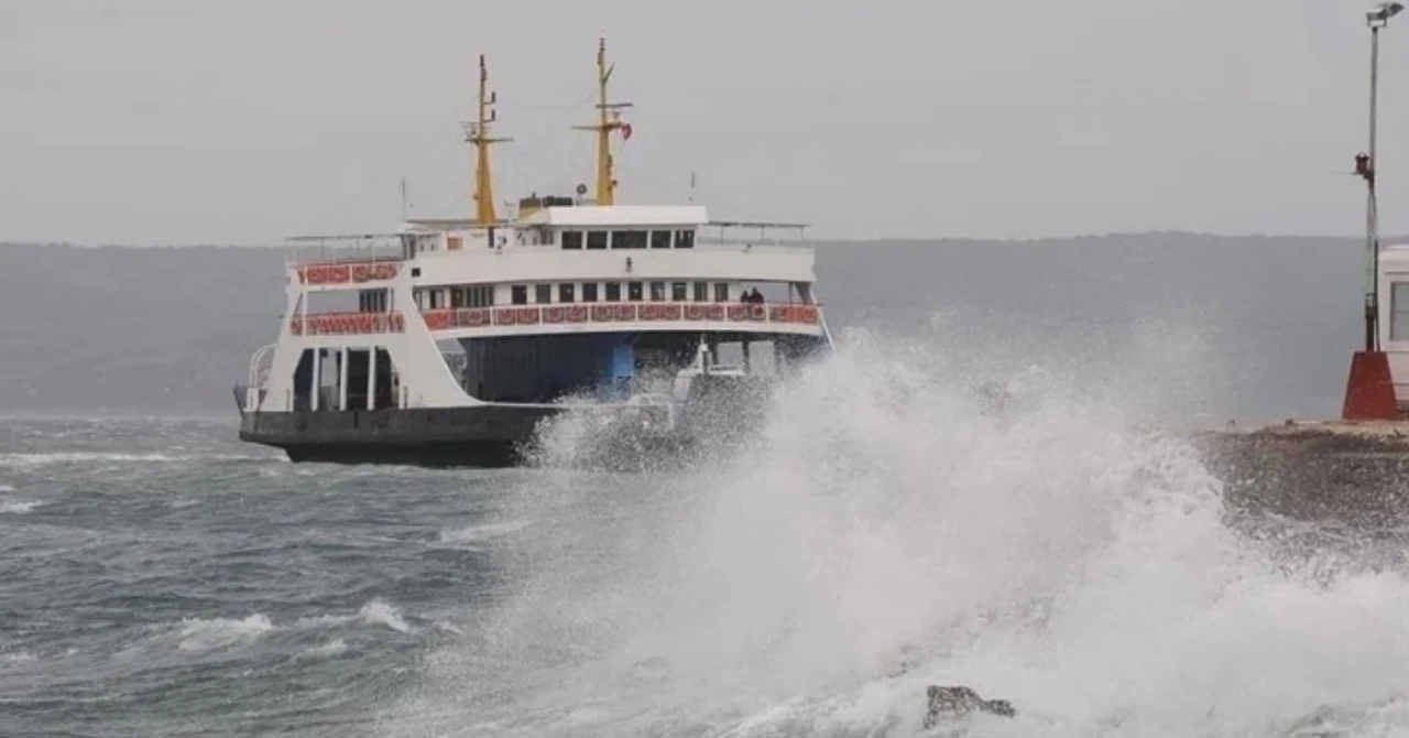 Çanakkale’de bazı feribot seferleri iptal