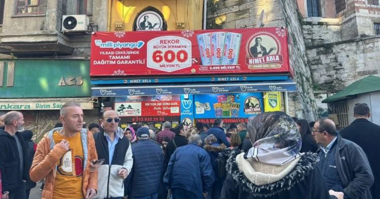 Eminönü'nde 600 milyon liralık büyük ikramiye kuyruğu