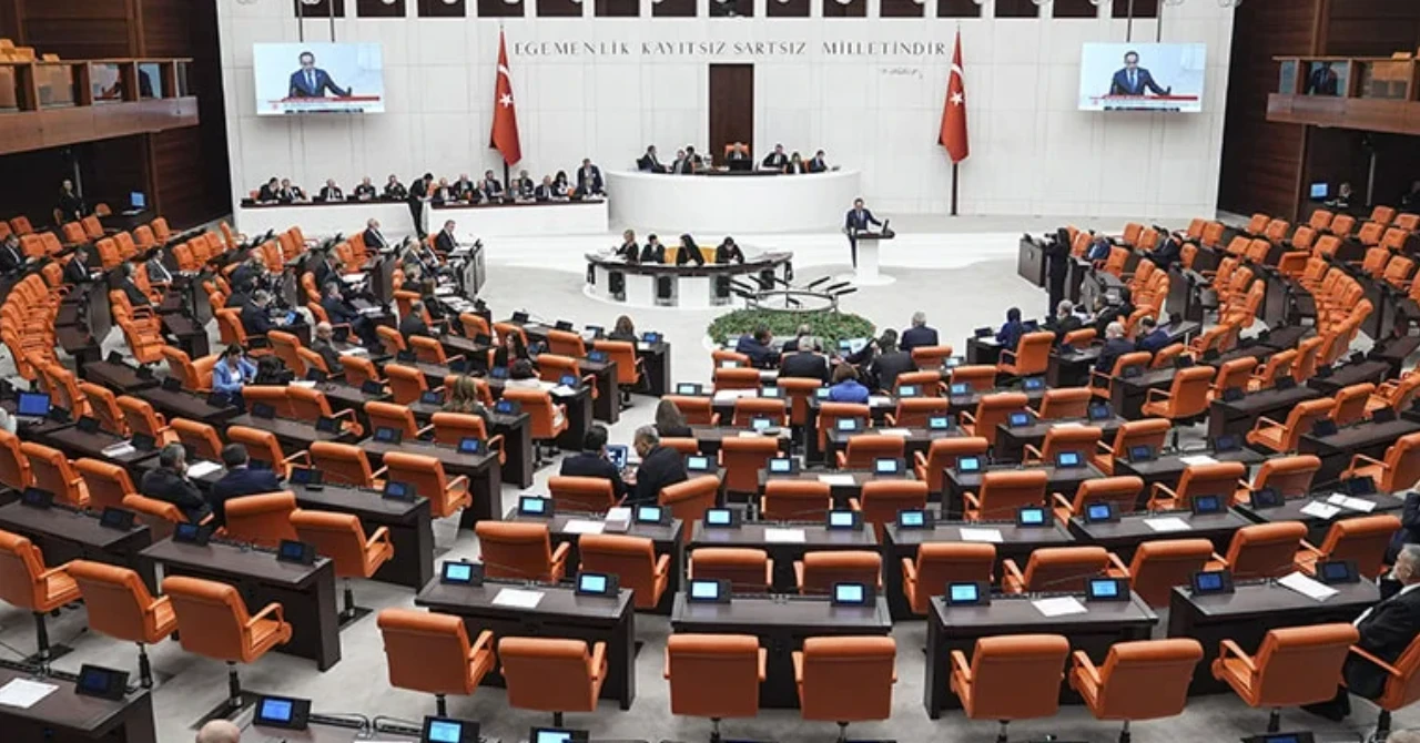 TBMM Genel Kurulu'nda 'diploma' krizi: İmamoğlu ile Erdoğan'ı kıyasladılar