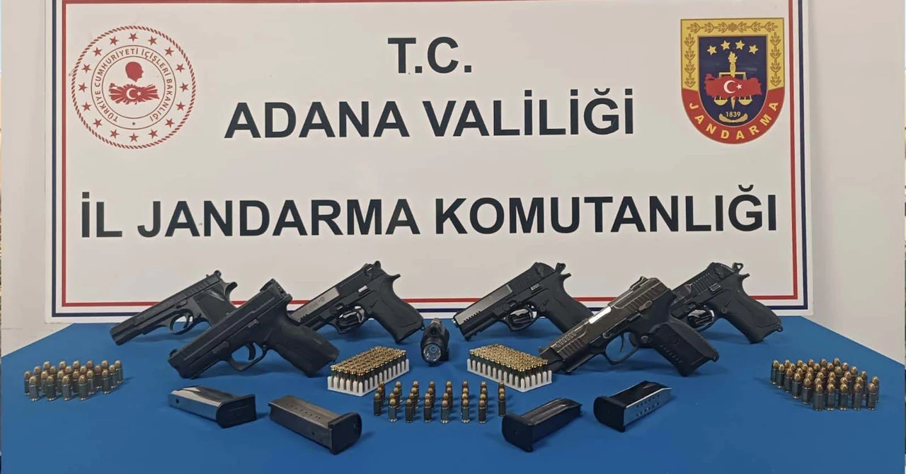 Adana'da 6 ruhsatsız tabanca ele geçirildi, 2 şüpheli tutuklandı