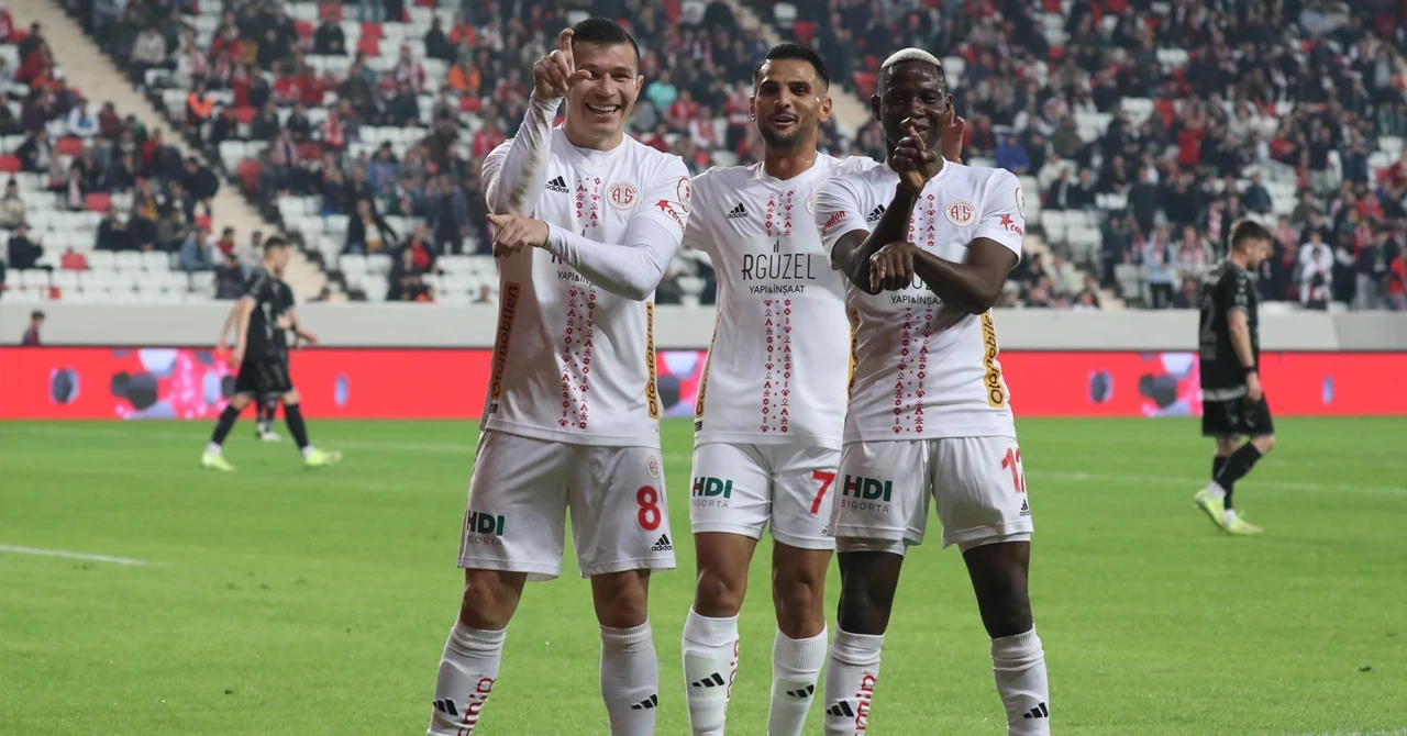 Antalyaspor, Ziraat Türkiye Kupası'nda Kocaelispor'u 3-1 yendi