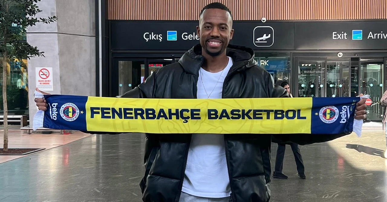 Fenerbahçe Beko'nun yeni transferi Errick McCollum İstanbul’a geldi!