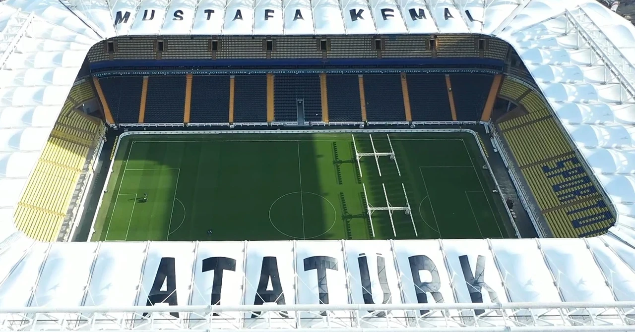 Fenerbahçe, Mustafa Kemal Atatürk'ün ismini stadyumunun çatısına işledi