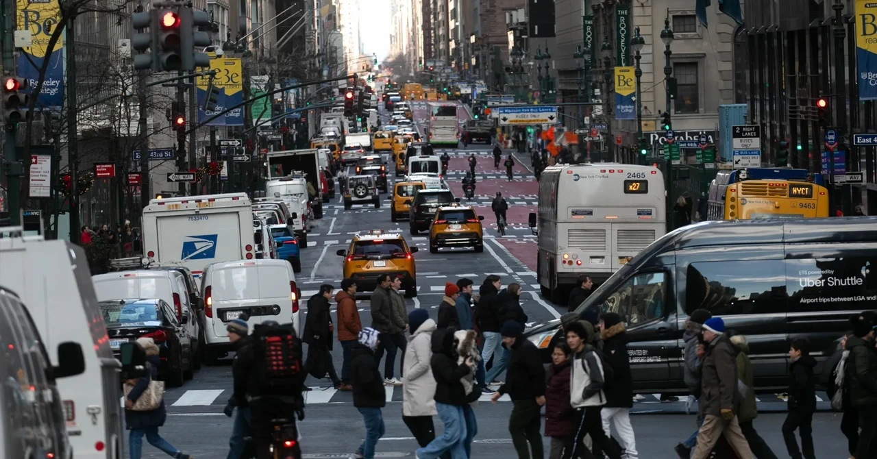 New York'ta uygulanan 'trafik yoğunluğu ücreti uygulaması' trafiğin azalmasını sağladı