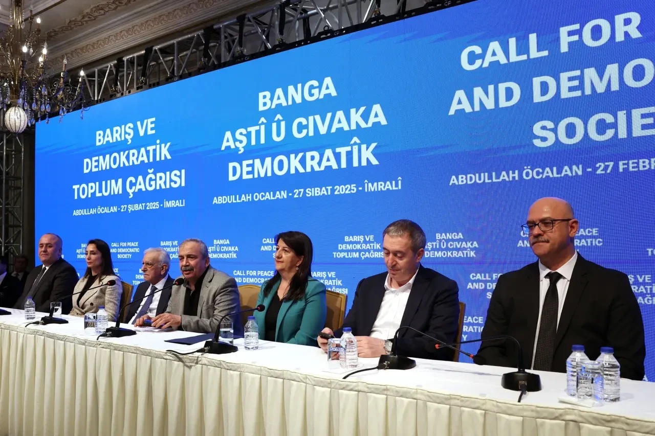 Terörist başı Öcalan'ın silah bırakma çağrısı dünya basınında nasıl yer buldu? 2