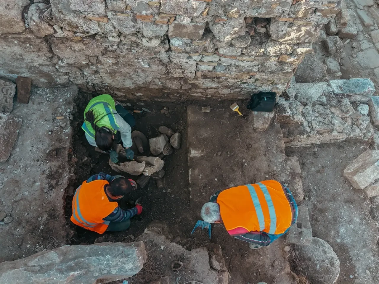 Aspendos kazılarında eşsiz bir 'Hermes' heykeli bulundu! 2