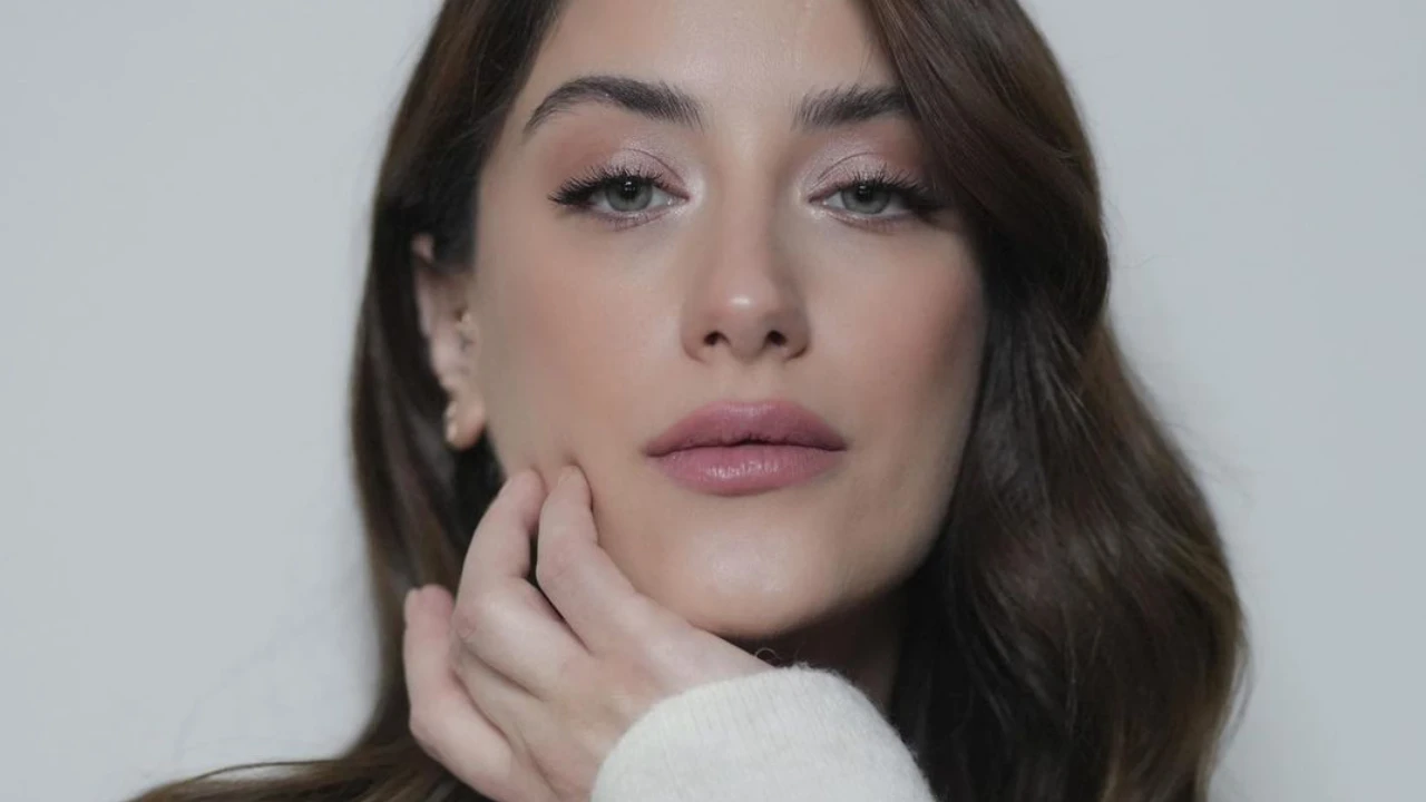 Hazal Kaya Şakir Paşa Ailesi'ne dahil oldu