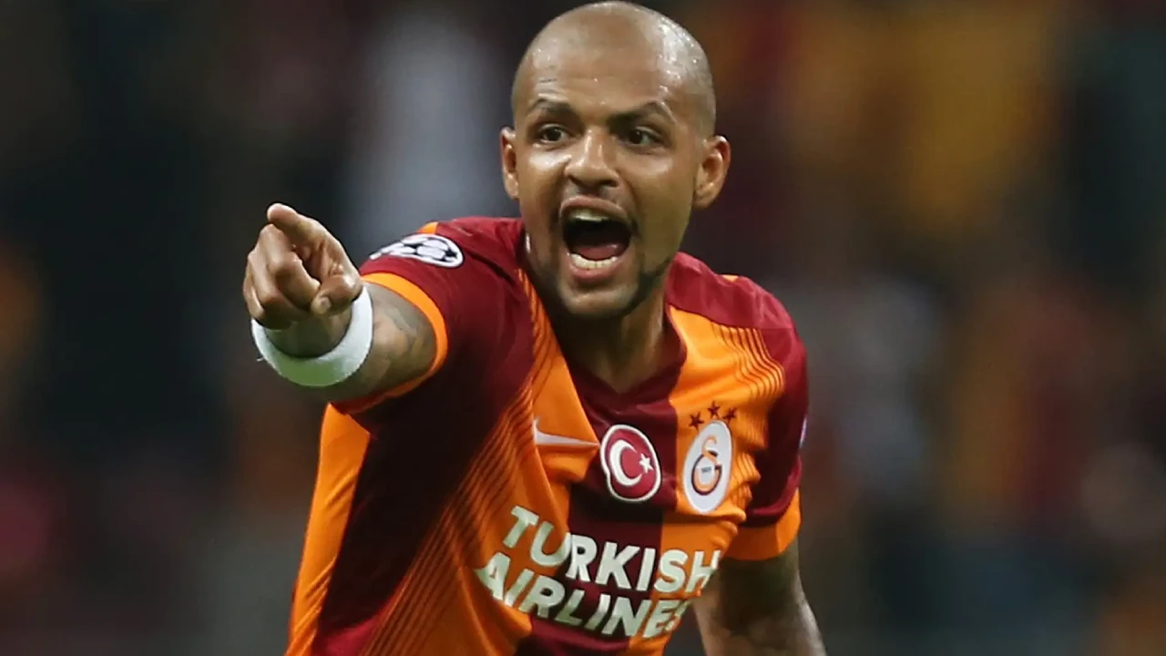 Galatasaray'ın eski futbolcusu Felipe Melo, futbol kariyerini noktaladığını duyurdu